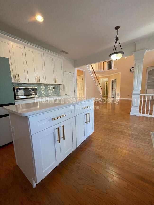 Building Photo - 2126 Malden Hill Dr