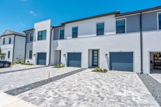 Building Photo - 4291 Lantana Rd
