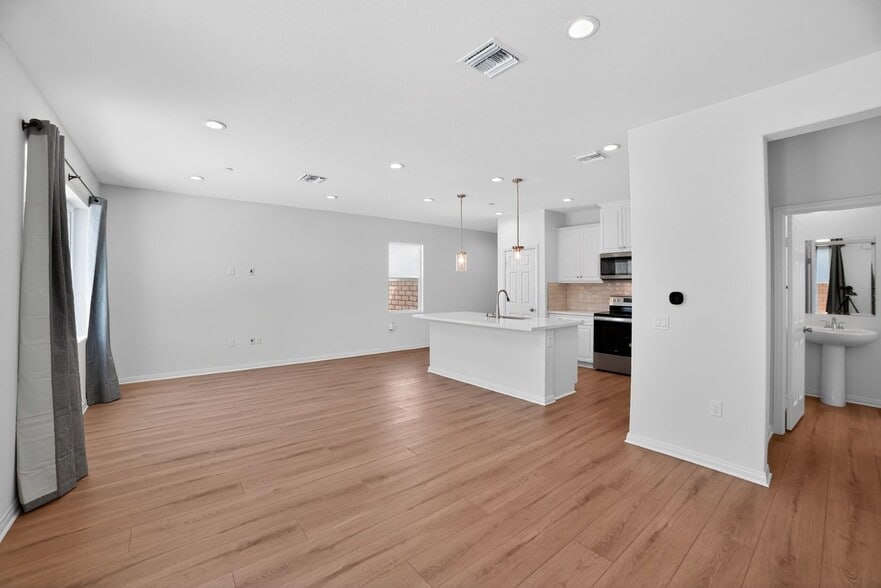 Building Photo - 2471 Satsuma Cir