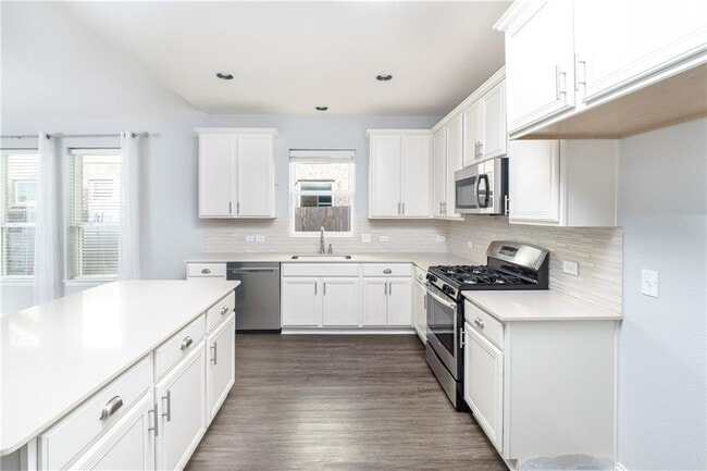 Building Photo - 720 Bonnet Blvd