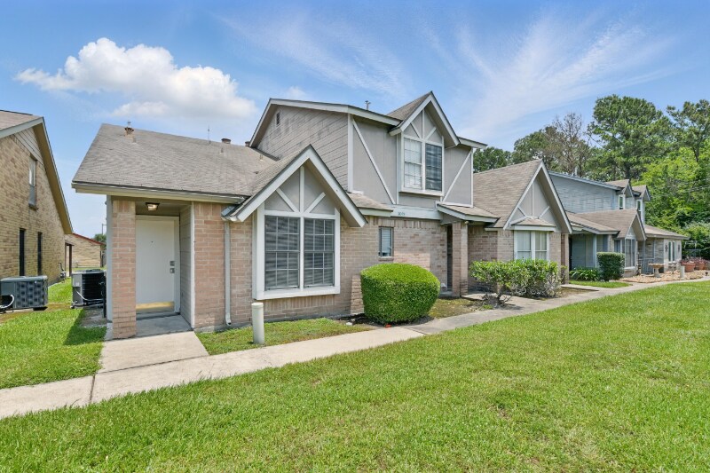 Building Photo - 2079 Country Village Blvd
