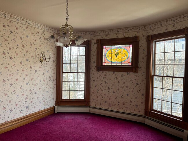 Building Photo - 940 Woodlawn St