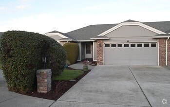 Building Photo - Charming 2 Bed, 2 Bath Condo in Sequim, WA