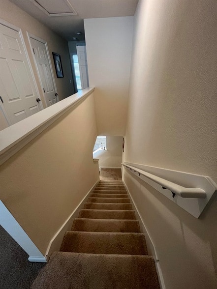 Building Photo - 94 Red House Cir