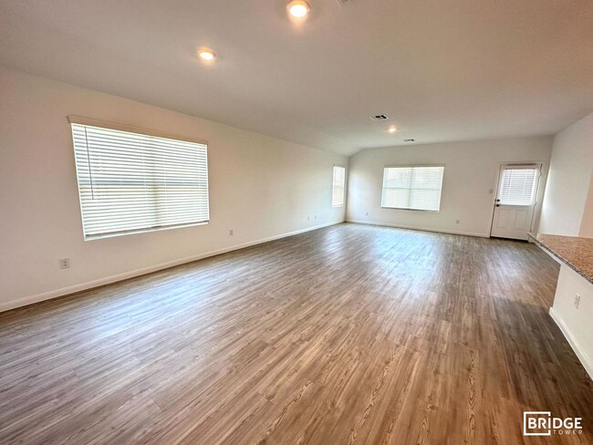 Building Photo - 1228 Treehouse Ln