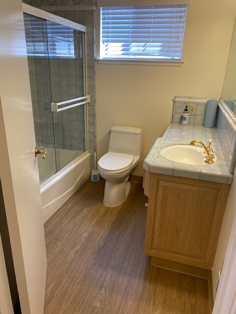 2nd Bathroom - 819 Midvale Ln