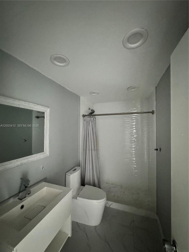 Building Photo - 6930 Miami Gardens Dr