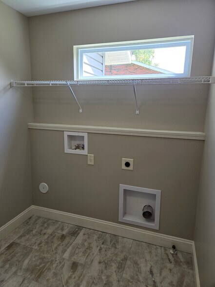 Building Photo - 75 Lucinda Dr