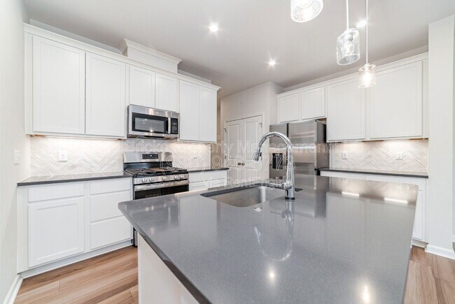 Building Photo - 8929 Peatland Aly