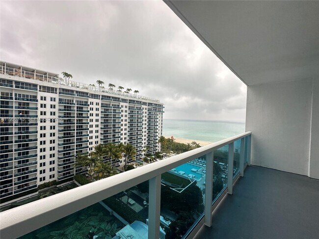 Building Photo - 2301 Collins Ave