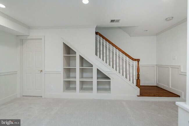 Building Photo - 8705 Belmart Rd