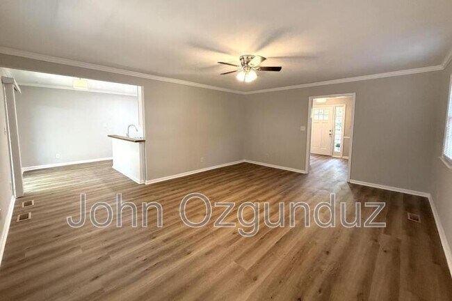 Building Photo - 3909 Westra Dr