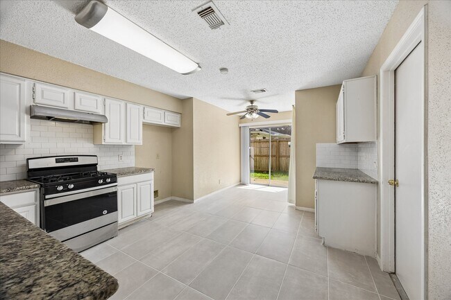 Building Photo - 3207 Rimrock Dr