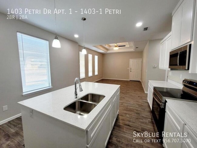 Building Photo - 1403 Petri Dr