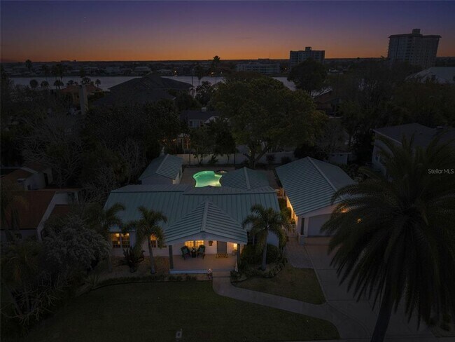 Building Photo - 759 Lantana Ave