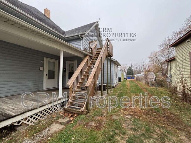 Building Photo - 1039 S Washington St