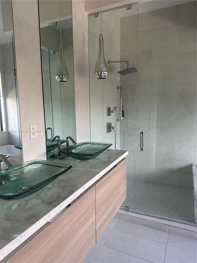 Building Photo - 8231 NW 48th St