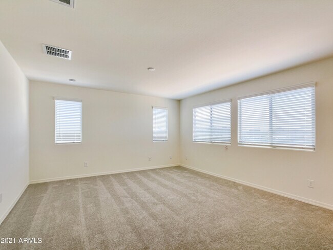Building Photo - 8847 Fleetwood Ln