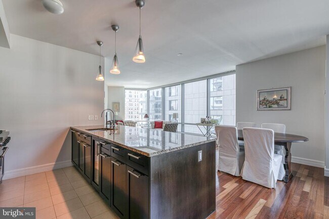 Building Photo - 1414 S Penn Square