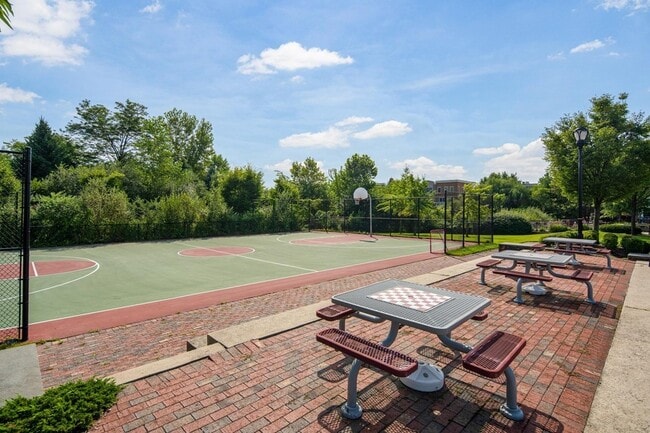 Building Photo - 208 Shearwater Ct W