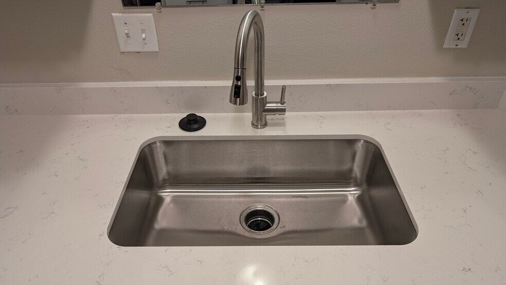 Huge, deep kitchen sink - 12817 4th Dr SE
