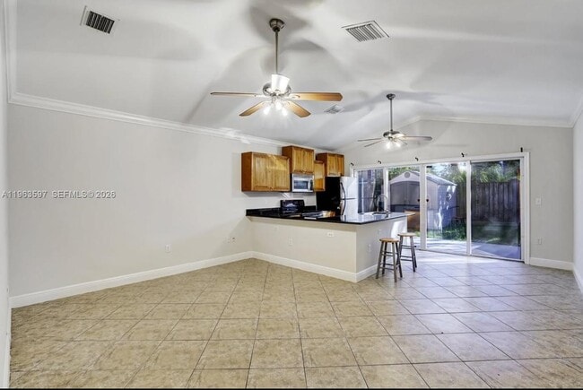 Building Photo - 4728 Clemens St