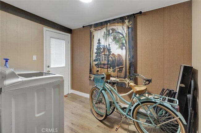 Building Photo - 360 Maple Ln