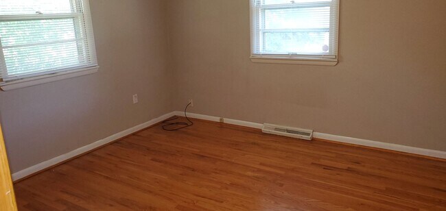 Building Photo - 1607 Highridge Dr