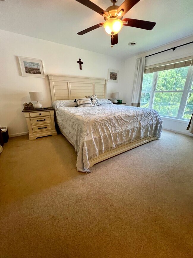 Building Photo - Stunning 3-Bedroom Townhome with 1-Car Gar...