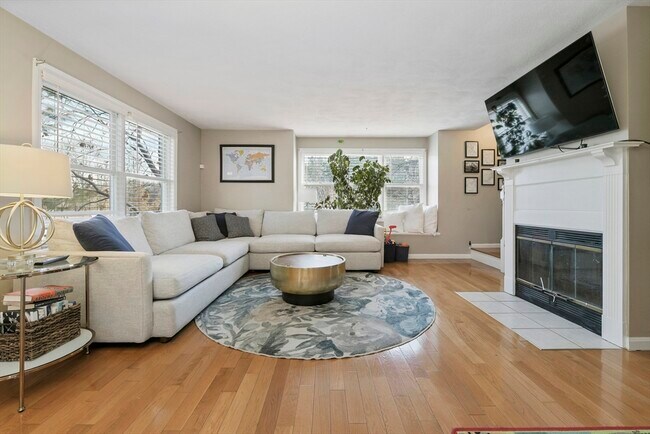 Building Photo - 1045 Washington St