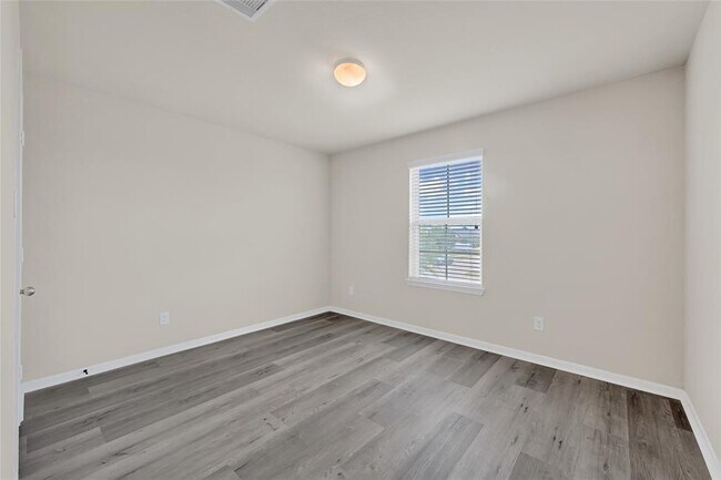 Building Photo - 29115 Jacobs River Dr