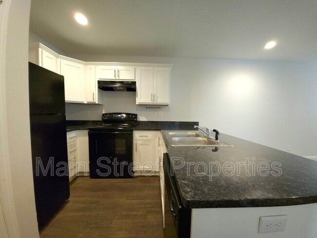 Building Photo - 313 N Navy Blvd