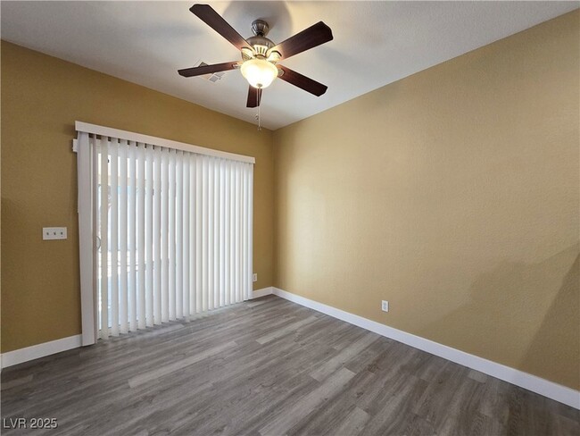 Building Photo - 8446 Opal Splendor Ave