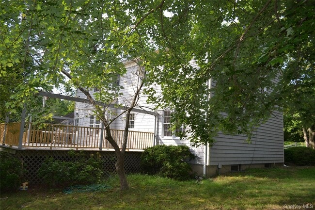 Building Photo - 31 Pond View Dr