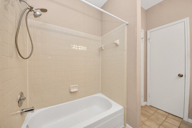 Building Photo - 3218 Holly Hall St