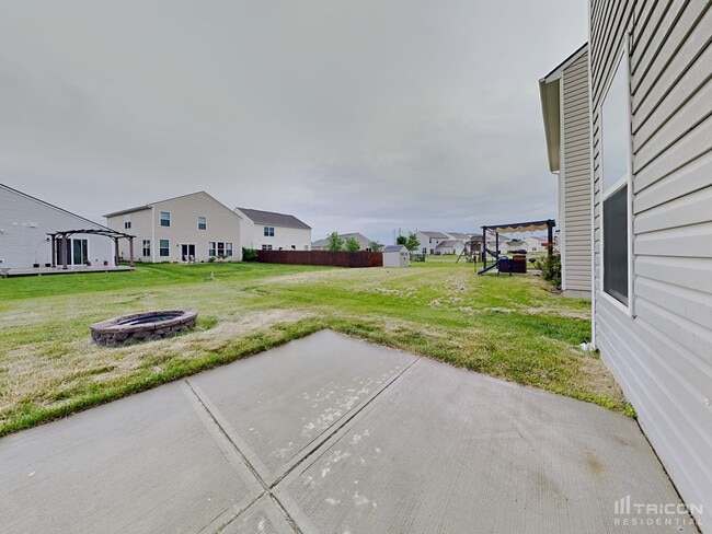 Building Photo - 2089 Shadow Fox Dr