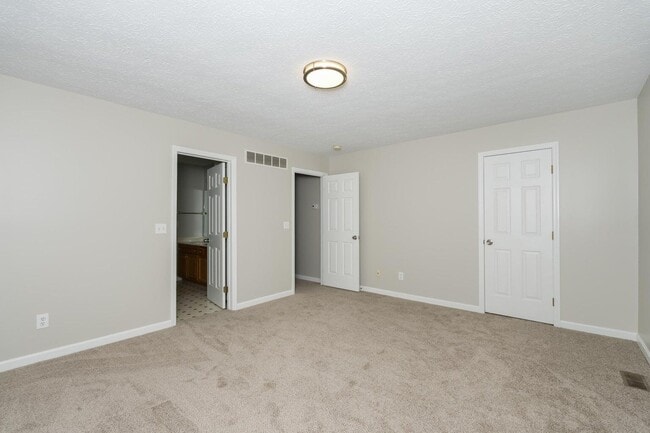 Building Photo - 8872 Richmond Rd