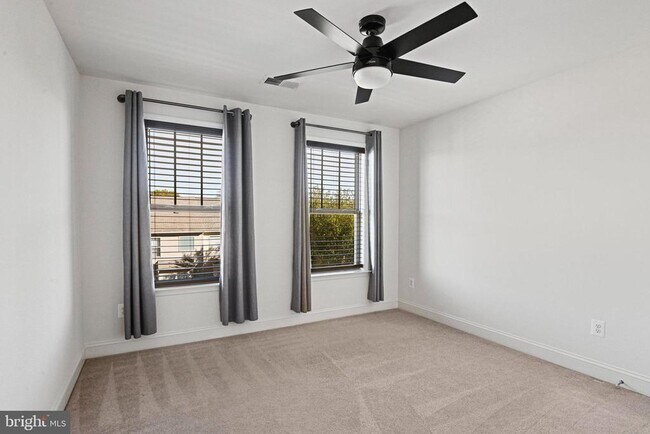 Building Photo - 203 Natural Terrace
