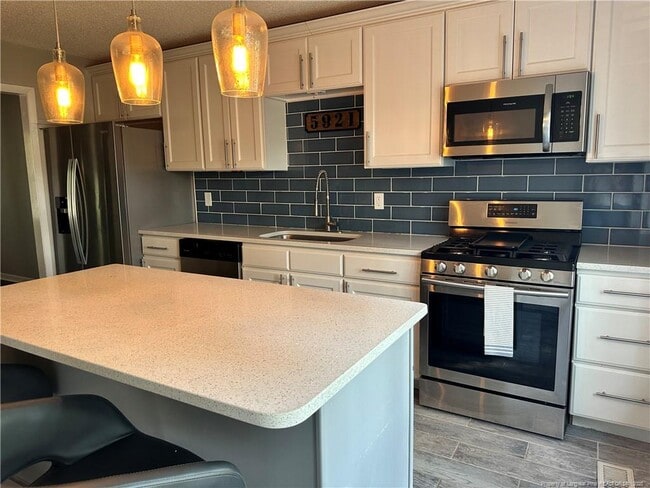 Building Photo - 5921 Lake Terrace Ct