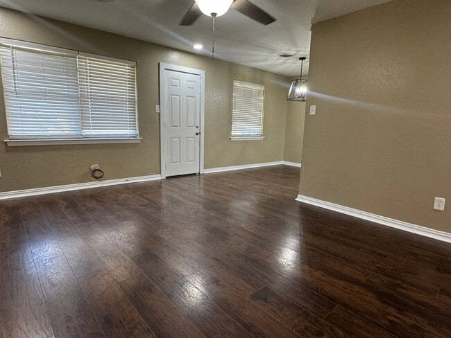 Building Photo - 117 SW 68th St