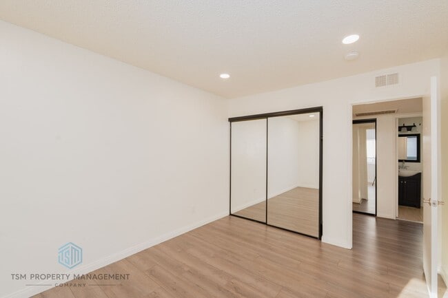 Building Photo - 8407 Spring Desert Pl