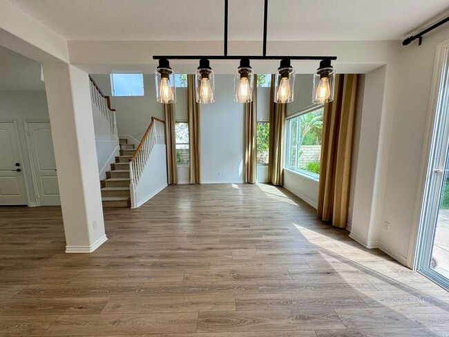 Building Photo - Beautiful Remodeled home in Dos Vientos