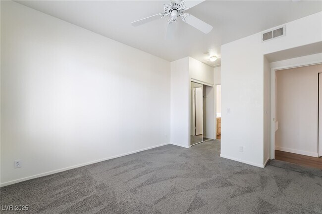 Building Photo - 2201 Ramsgate Dr