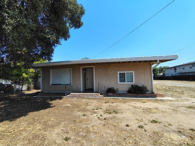 Building Photo - 1351 Leonard Ave