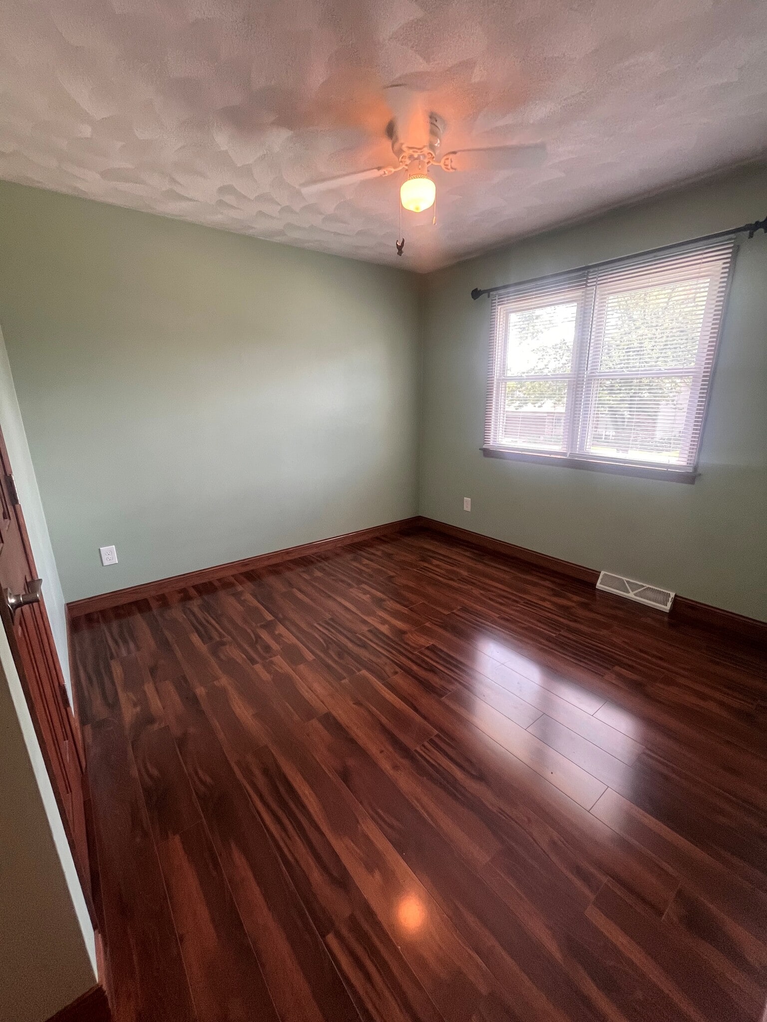 Building Photo - 3751 Tam O Shanter Dr N