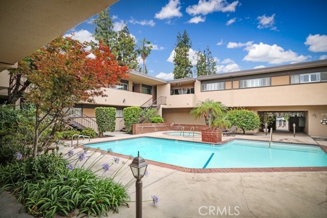 Building Photo - 540 Fairview Ave