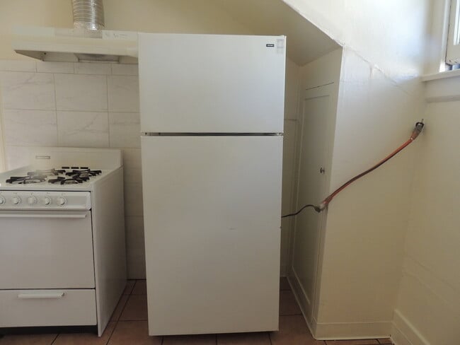 Building Photo - 532 21st St