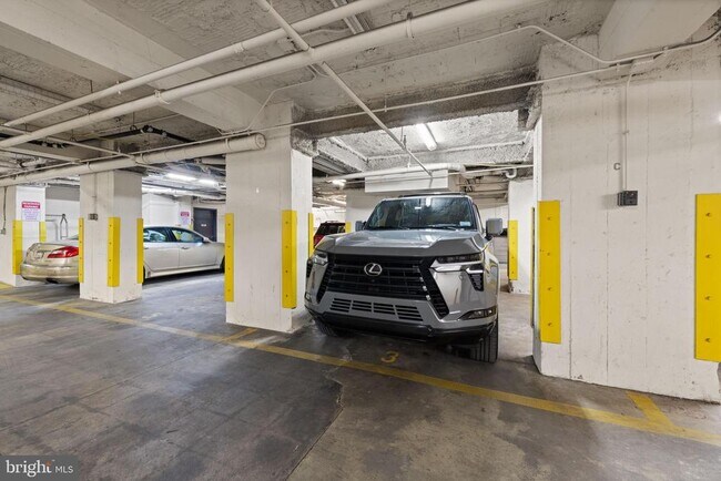 Building Photo - 916 G St NW