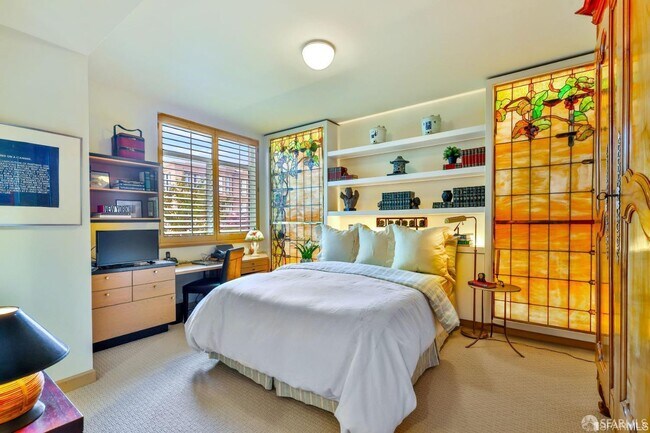 Building Photo - 1150 Sacramento St