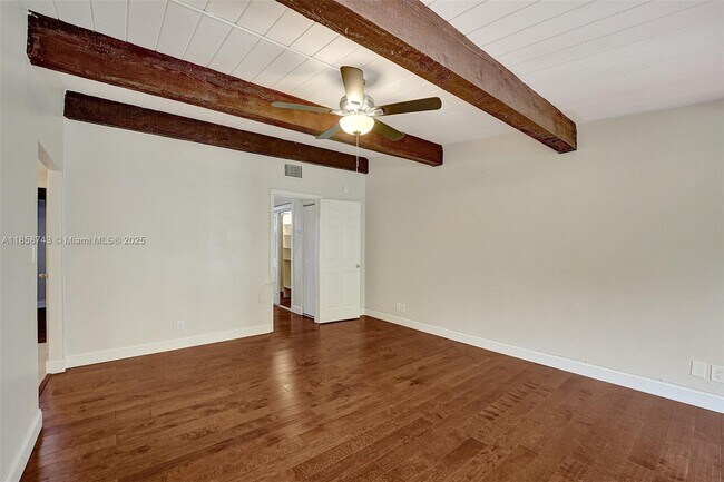 Building Photo - 760 E Coco Plum Cir